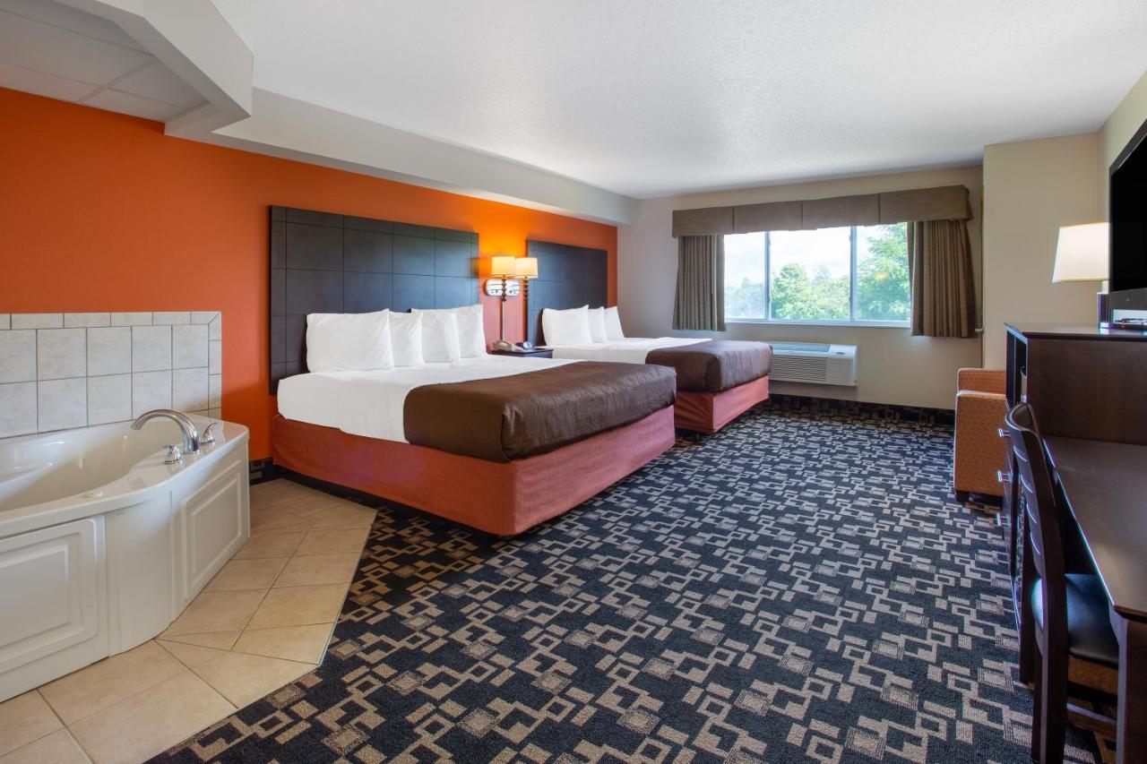 AmericInn by Wyndham Wausau Weston Bagian luar foto