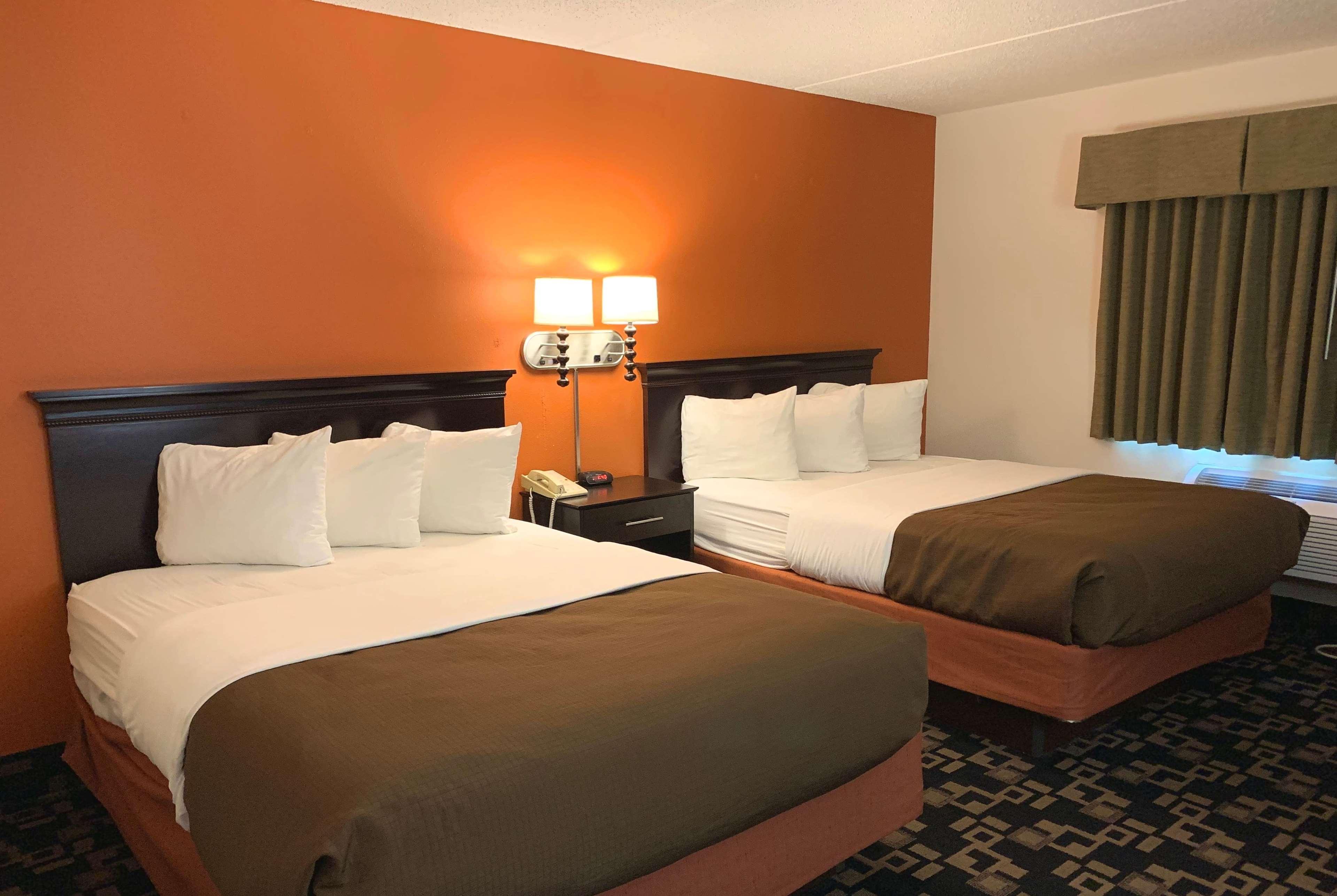 AmericInn by Wyndham Wausau Weston Bagian luar foto