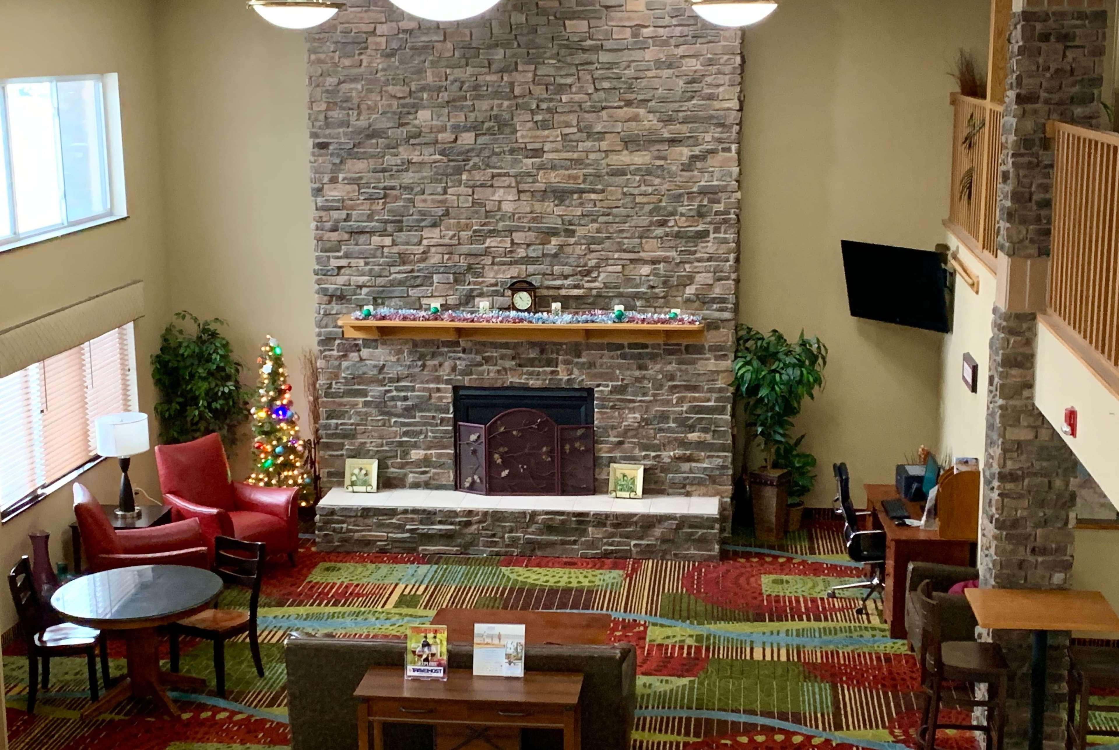 AmericInn by Wyndham Wausau Weston Bagian luar foto
